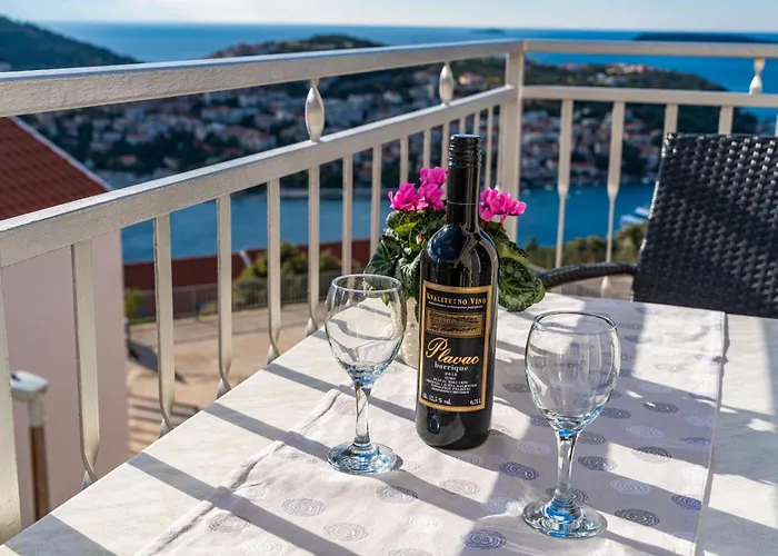 Sea View Nuncijata Apartment